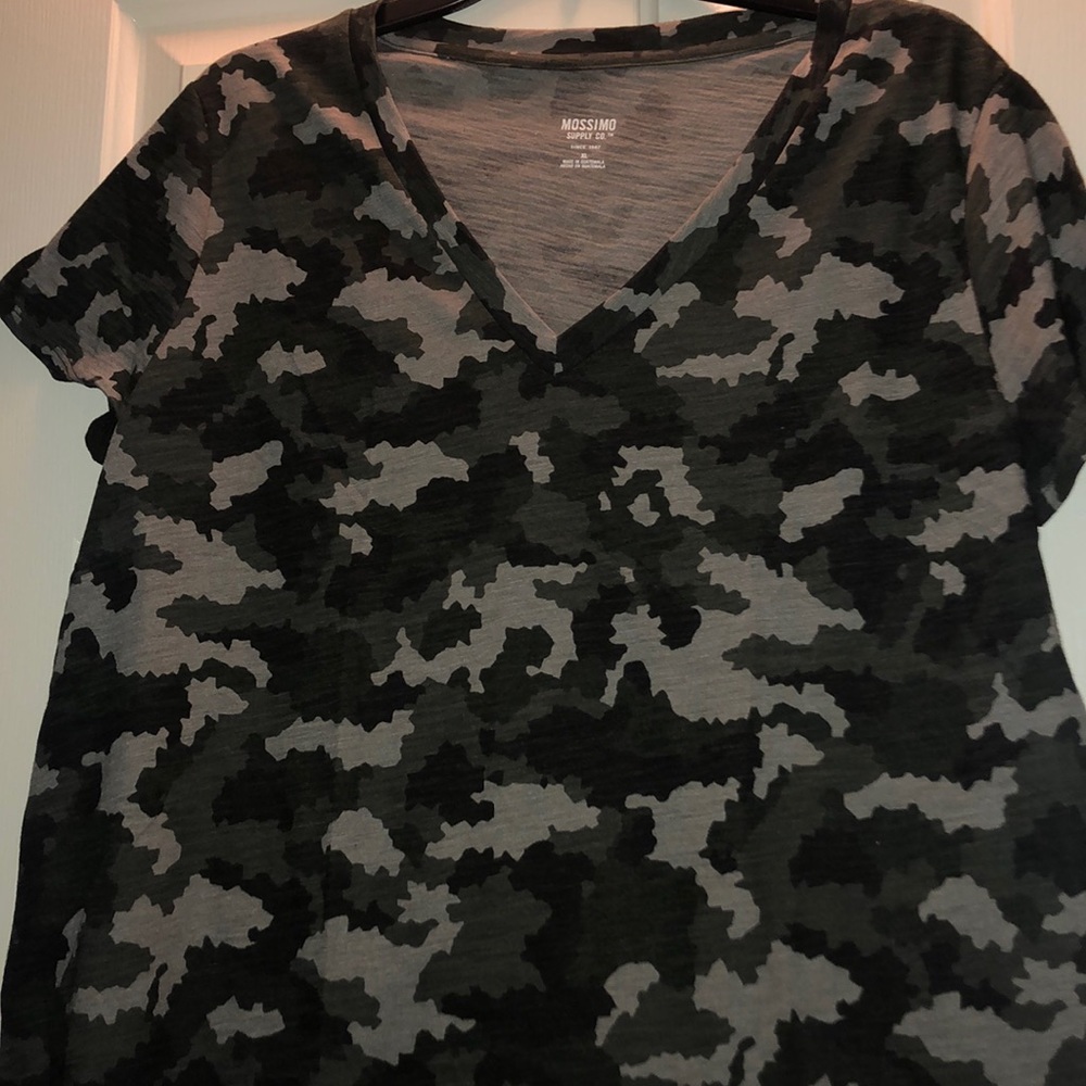 NWT Camo Tee